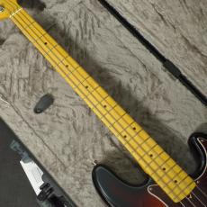 Fender American Professional Precision Bass Maple Fingerboard 3-Color Sunburst_3