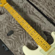 Fender American Professional Stratocaster HSS Maple Fingerboard Olympic White_3