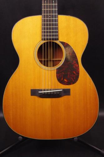 Martin 000-18