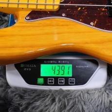 Fender  American Professional Jazz Bass, Maple Fingerboard, Natural_9