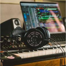 audio-technica ATH-R30x 開放型 モニターヘッドホン【DTM・ミックス・音楽制作/約210gの軽量設計】_2