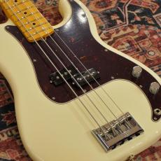 Fender American Professional Precision Bass, Maple Fingerboard, Olympic White_2