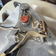 Fender Stratocaster 1963 【超大物ミュージシャン放出の極上の逸品】_15