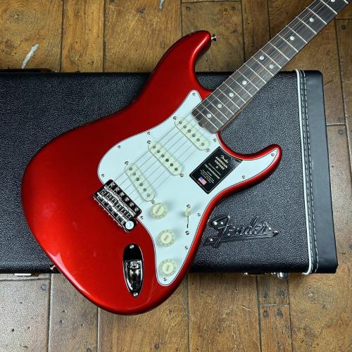 Fender American Vintage II 1965 Stratocaster Candy Apple Red
