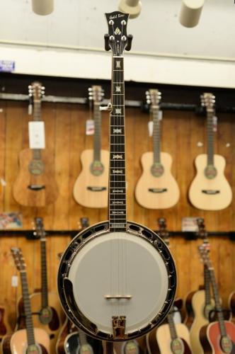 GOLD TONE OB-2AT Archtop Bowtie Banjo