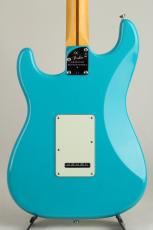 Fender American Professional II Stratocaster Maple Fingerboard Miami Blue 2020_3