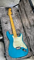 Fender American Professional II Stratocaster Maple Fingerboard Miami Blue 2020_9