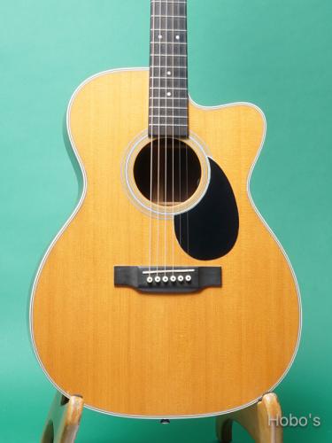 Martin OMC-28E PU標準装備 (Fishman Aura VT Enhance)