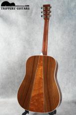 Martin D-35 Custom (2012) プレミアムグレードのイタリアンアルパインスプルースをTOPに使い、バックのセンターにキルテッドマホガニーを使った面白いカスタム品です!_3