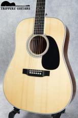 Martin D-35 Custom (2012) プレミアムグレードのイタリアンアルパインスプルースをTOPに使い、バックのセンターにキルテッドマホガニーを使った面白いカスタム品です!_4