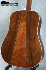 Martin D-35 Custom (2012) プレミアムグレードのイタリアンアルパインスプルースをTOPに使い、バックのセンターにキルテッドマホガニーを使った面白いカスタム品です!_5