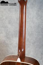 Martin D-35 Custom (2012) プレミアムグレードのイタリアンアルパインスプルースをTOPに使い、バックのセンターにキルテッドマホガニーを使った面白いカスタム品です!_9