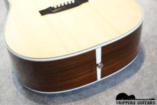 Martin D-35 Custom (2012) プレミアムグレードのイタリアンアルパインスプルースをTOPに使い、バックのセンターにキルテッドマホガニーを使った面白いカスタム品です!_13