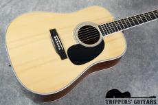 Martin D-35 Custom (2012) プレミアムグレードのイタリアンアルパインスプルースをTOPに使い、バックのセンターにキルテッドマホガニーを使った面白いカスタム品です!_14