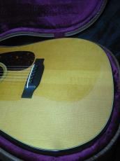 Martin D-18 Authentic 1937 / T-bar rod Dovetail Neck Joint・Solid Adirondack Spruce Top ・Solid Mahogany Side and Back・Under Finish Guard・Ebony Fingerboard & Bridge 【With Original Case】  2007年製_9