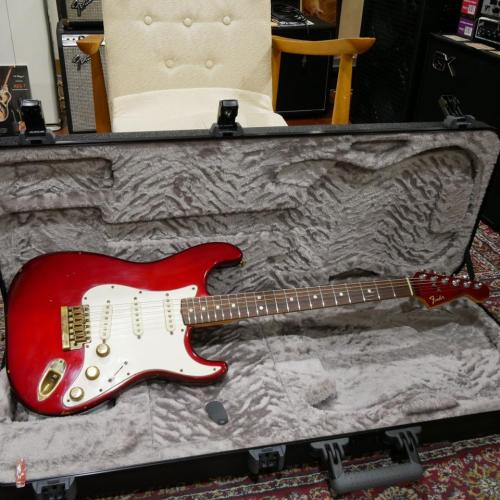 Fender The STRAT / Candy Apple Red Ash/ Rosewood