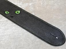 Grande uomo 【特注】黒ねこ刺繡ストラップ 足跡Verペリドットカラー _2