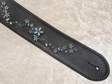 Grande uomo 雪桜刺繡ストラップ ブラックレザー_2