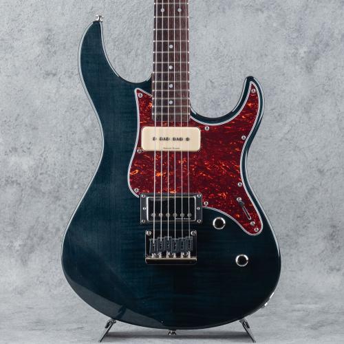 YAMAHA PACIFICA 611 HFM Translucent Black