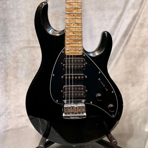 MUSIC MAN Silhouette -Black/Maple- 1995年製【軽量3.39kg】