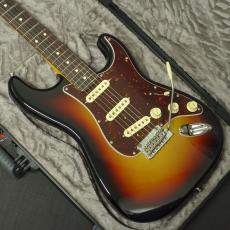 Fender American Professional Stratocaster Rosewood Fingerboard 3-Color Sunburst_3