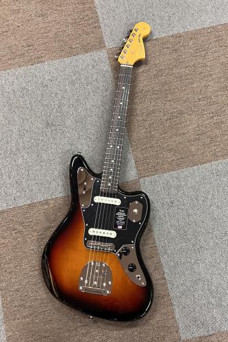 Fender American Professional Classic Jaguar, Rosewood Fingerboard, 3-Color Sunburst