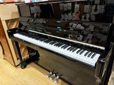 WILH.STEINBERG AT18DC BP 黒鏡面艶出し仕上げ アップライトピアノ 88鍵盤 パーツシルバー