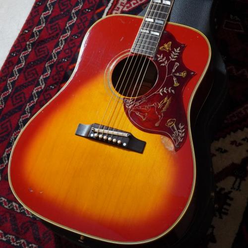 Gibson 1967 Hummingbird Cherry Sunburst