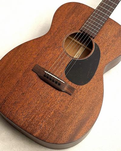 Martin 【丁度良いサイズで相棒感の強い1本】 00-15M #3099047 【48回無金利】