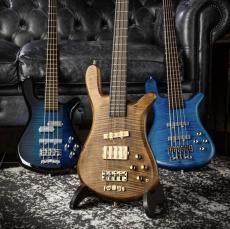 Warwick Master Built Streamer LX5 Ocean Blue Transparent Satin_11