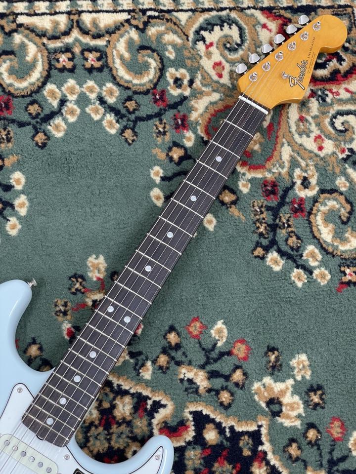 Fender American Vintage II 1965 Stratocaster RW -Sonic Blue