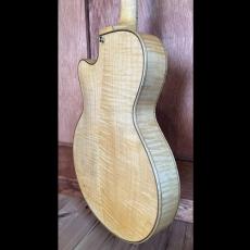 KURONEKOTEI 当店オリジナル　アーチトップ・ギター_10