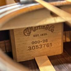 Martin 【試奏動画あり】000-28 Standard Ambertone #3053761【深みある色彩と明瞭な響き】【当店限定特典付き】【送料当社負担】【池袋店在庫品】_17