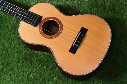 tkitki ukulele Br-Akaka cederwood Baritone