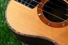 tkitki ukulele Br-Akaka cederwood Baritone_9