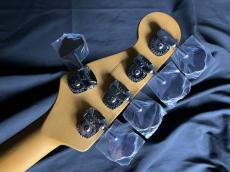 Fender AM PRO II JB V MN_10