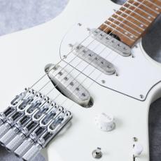 Ibanez ICHI10 「VWM : Vintage White Matte」_3