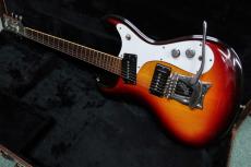 Mosrite ’65 The Ventures Model U.S.A / Zero fret Width at Brass Nut 40mm ・Basswood With German Curve Contour・Rosewood Fingerboard・ Vibrato unit and Roller Bridge 【With Original Alligator Case】  1990年製