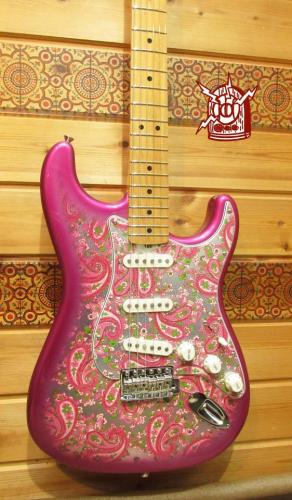 Fender Made in Japan Limited Stratocaster Pink Paisley