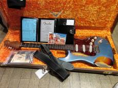 Fender Custom Shop NAMM Limited 1961 Stratocaster Heavy Relic / Lake Placid Blue Over 3 Tone Sunburst_11