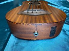 KALA U•BASS-SMHG-FL　フレットレス ウクレレベース_6