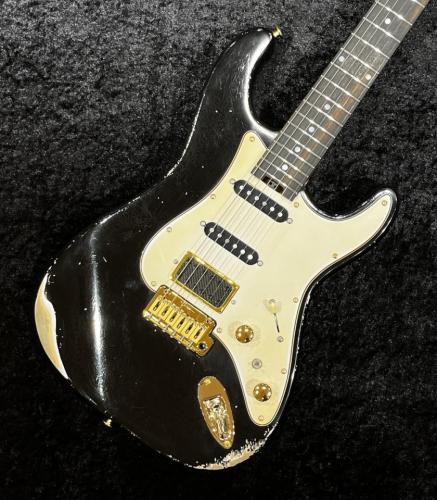 Shue Guitars New Classic S TM40 w.Mid Boost Gold Hardware / Piano Black