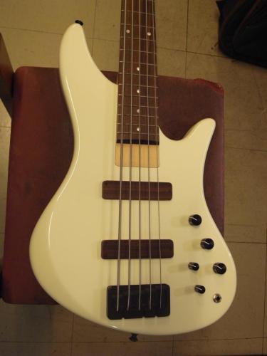 JIENIE BASSES Essential MJ-5