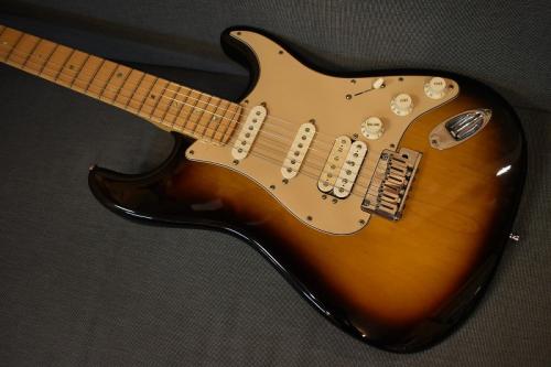 Fender American Deluxe Stratocaster SSH 3TS【USED/2006年】
