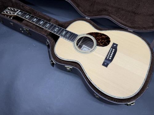 ASTURIAS EC-Emperor 2016年製 / Torch Inlay・German Spruce Top・Solid Rosewood Side and  Back・000-45 Style・Abalone Trim・Maple Binding・Hexagons Inlay・Bridge Inlay・Ebony Fingerboard and Bridge・All Lacquer Finish