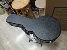 ARIA AM-40 　Mandolin　マイク搭載!!ハードケース付き　アンプに繋げる　アリア　　マンドリン　【　Electric Bluegrass F Mandorin　】Fタイプモデル　 F-model Mandolin 《マンドリン》_7