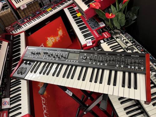 BEHRINGER DEEPMIND 12【中古】