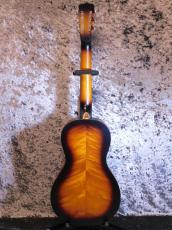 Republic Guitars Parlor Size Miniolian Sunburst / Diamond cone cover_2