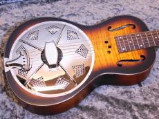 Republic Guitars Parlor Size Miniolian Sunburst / Diamond cone cover_3