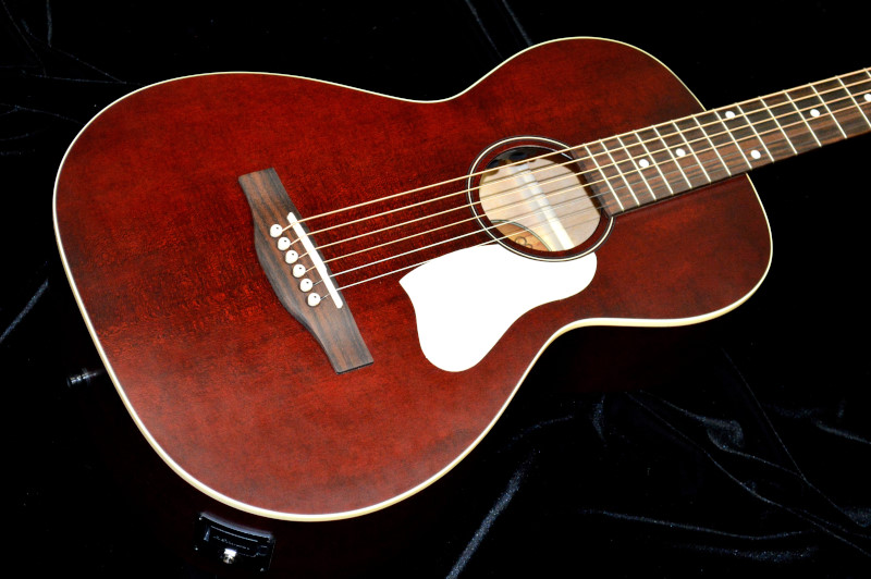 Art & Lutherie roadhouse エレアコ Tennessee Art & Lutherie Roadhouse Tennessee Red E/A TRD エレアコギター